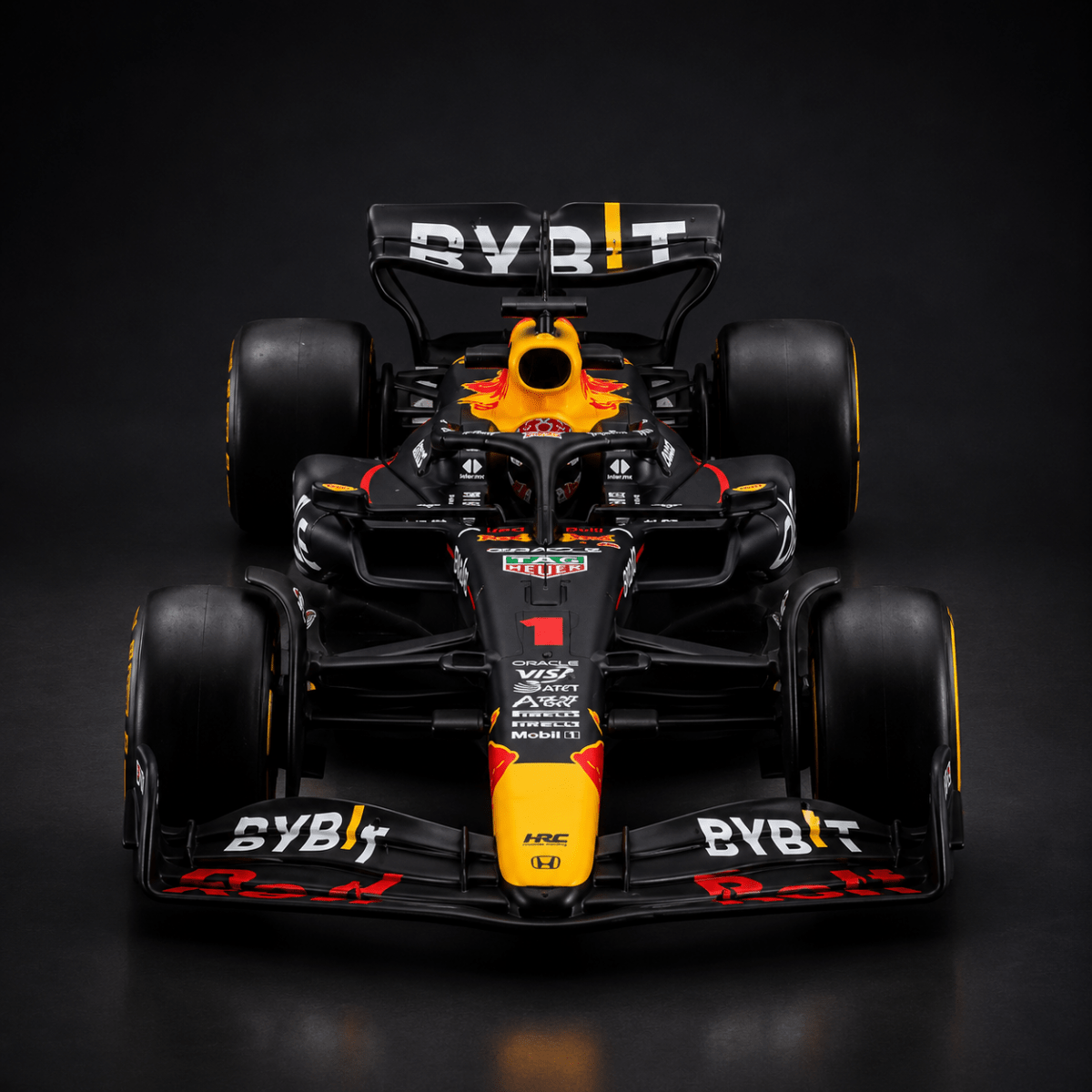 1:24 Red Bull Racing Formula 1 Die-Cast Model Car