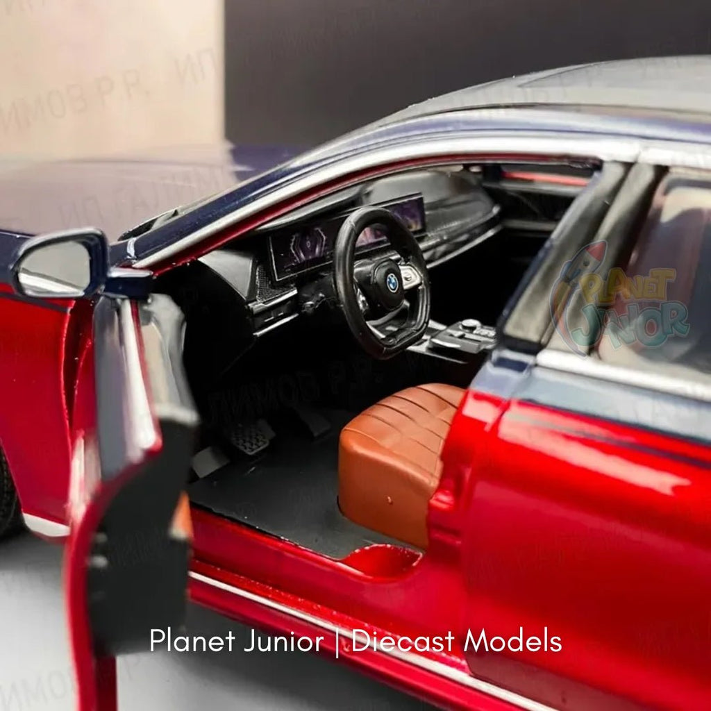 1:24 Diecast BMW i7 Official Licensed Model