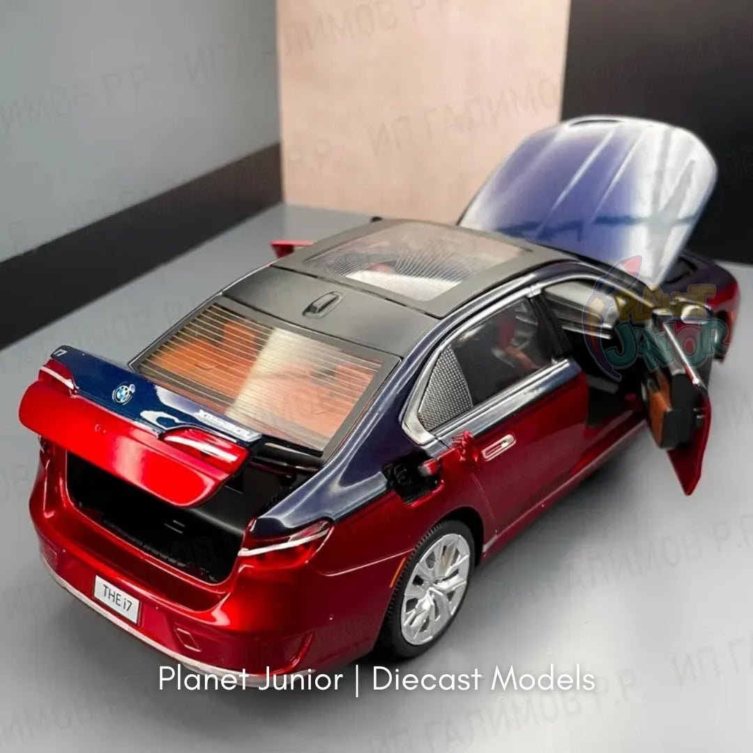 1:24 Diecast BMW i7 Official Licensed Model