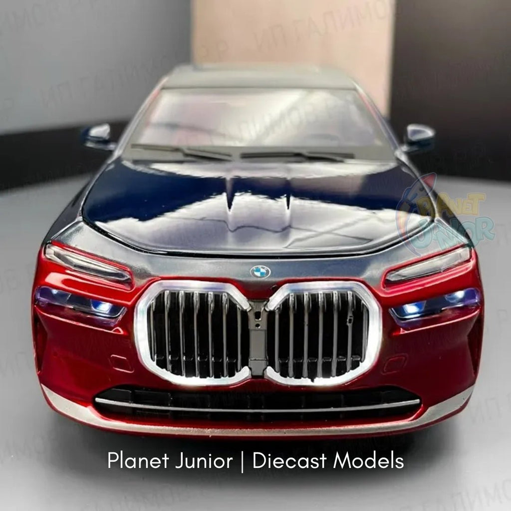 1:24 Diecast BMW i7 Official Licensed Model