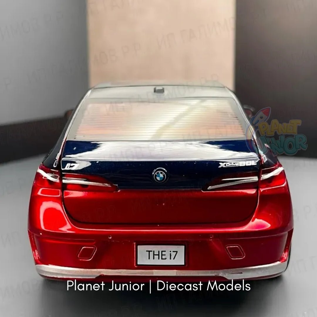 1:24 Diecast BMW i7 Official Licensed Model