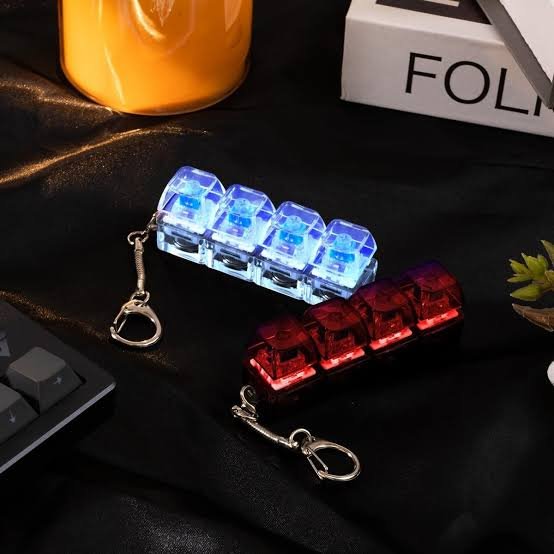 Mechanical Keyboard Clicker Keychain – LED Light & Sound Fidget Toy