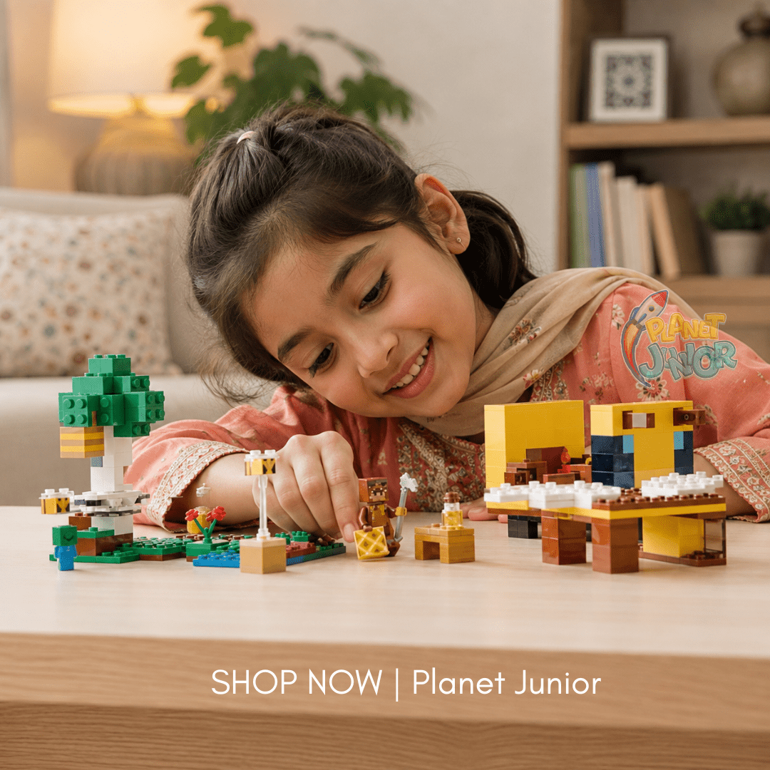 254 PCS Block-Style Bee Farm Building Set with Character Figures for Kids