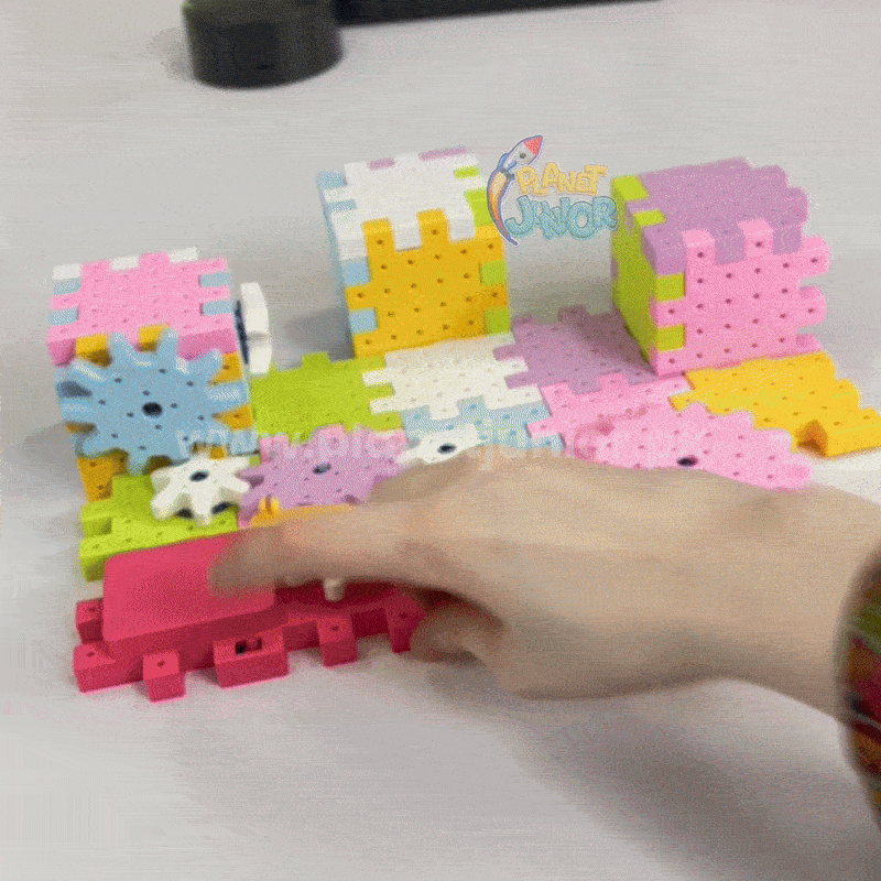 Electric Gear Spinning STEM Building Blocks