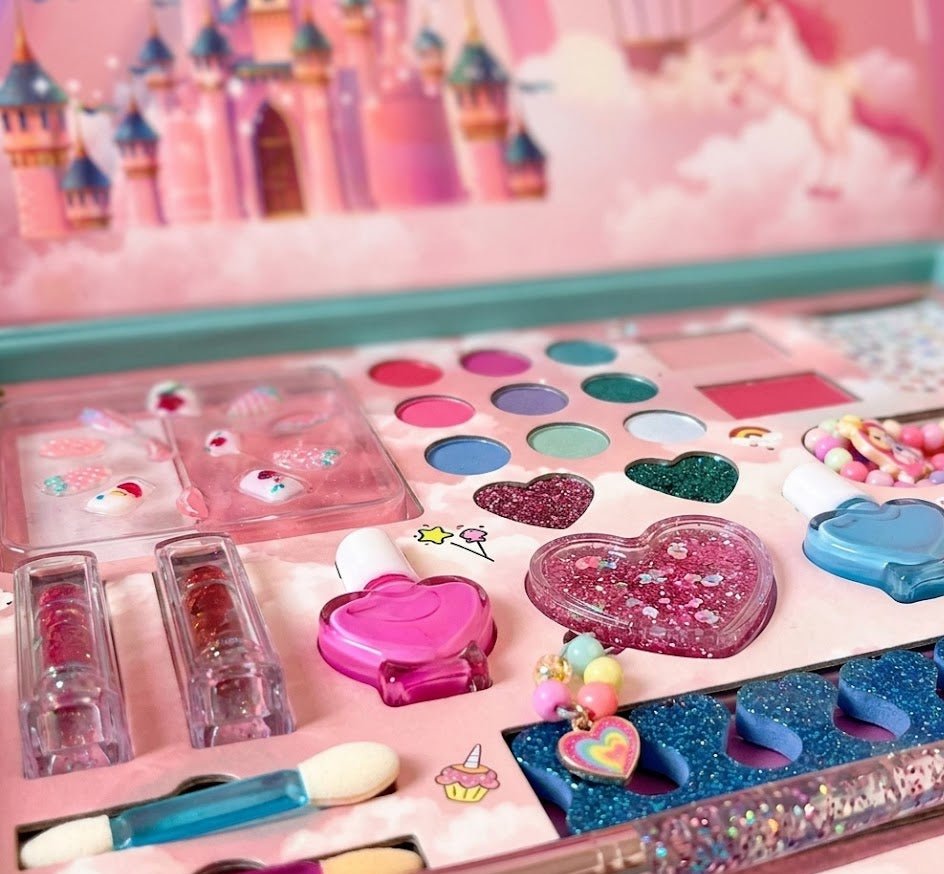 Beauty Cosmetics & Nail Art Box – Glam Makeup & Creative Styling Set