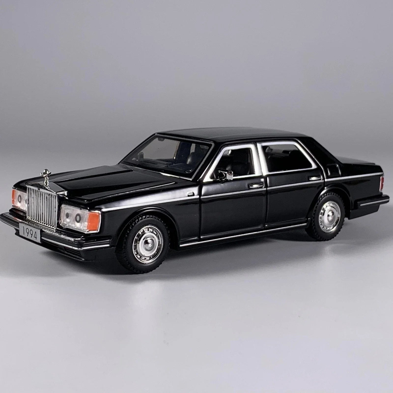 1:32 Scale Alloy Rolls-Royce 1994 Die-Cast Model Car with Working Lights