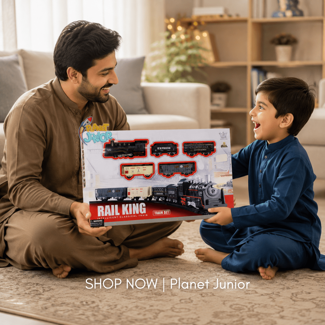 Rail King Classical Steam Train Set with Light, Sound & Track